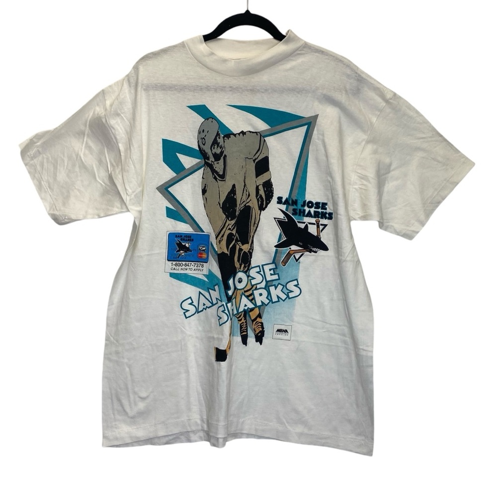 Vintage MBNA America NHL San Jose Sharks 1995 Hockey Player Graphic T-Shirt